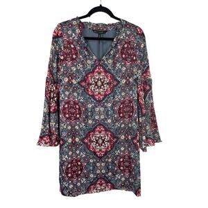 White House Black Market Medallion Long Bell Sleeve Shift Dress Size XS